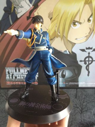 roy mustang statue