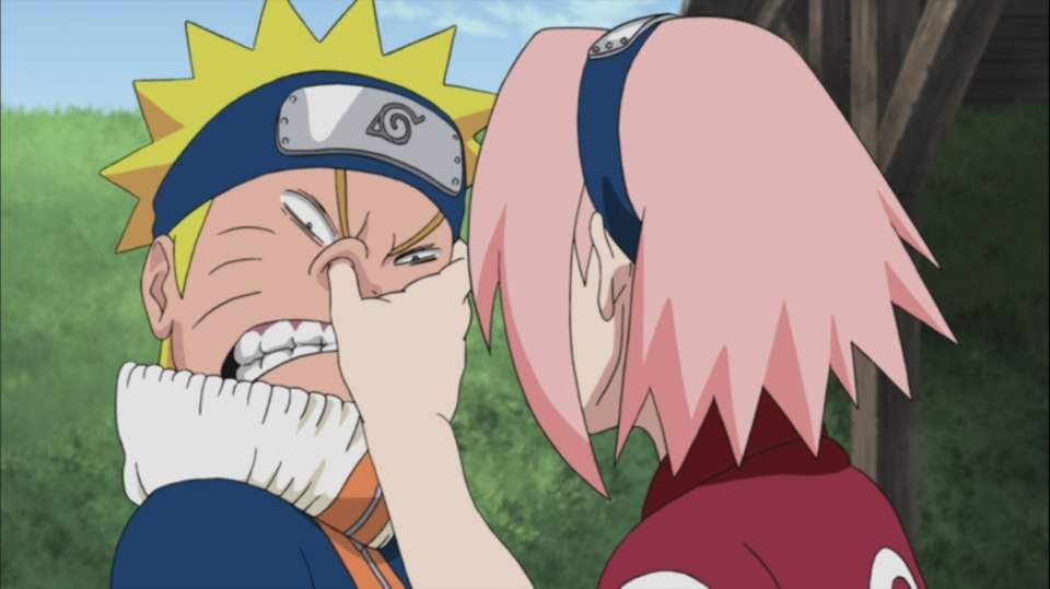 Sakura Punches Naruto Anime Amino.